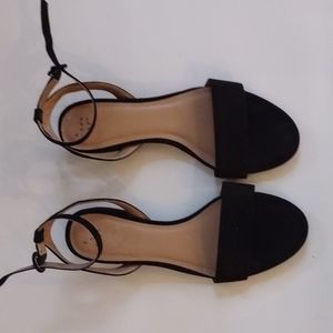 Beautiful shoes by a new day☘️🍀🌼